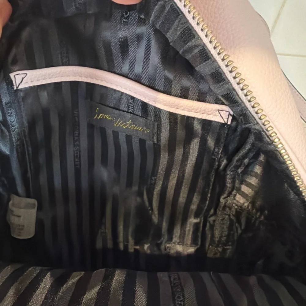 Victoria’s Secret Blush Pink Quilted Mini Backpack Gold Chain Straps - Picture 4 of 4